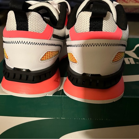 Puma Mirage Tech Paradise. Mens size 8.5, Condition New - Picture 4 of 4